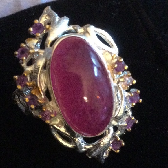 Exquisite 17 by 9mm Genuine Ruby Cabochon Ring - Picture 3 of 10